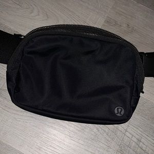 Lululemon Everywhere Belt Bag